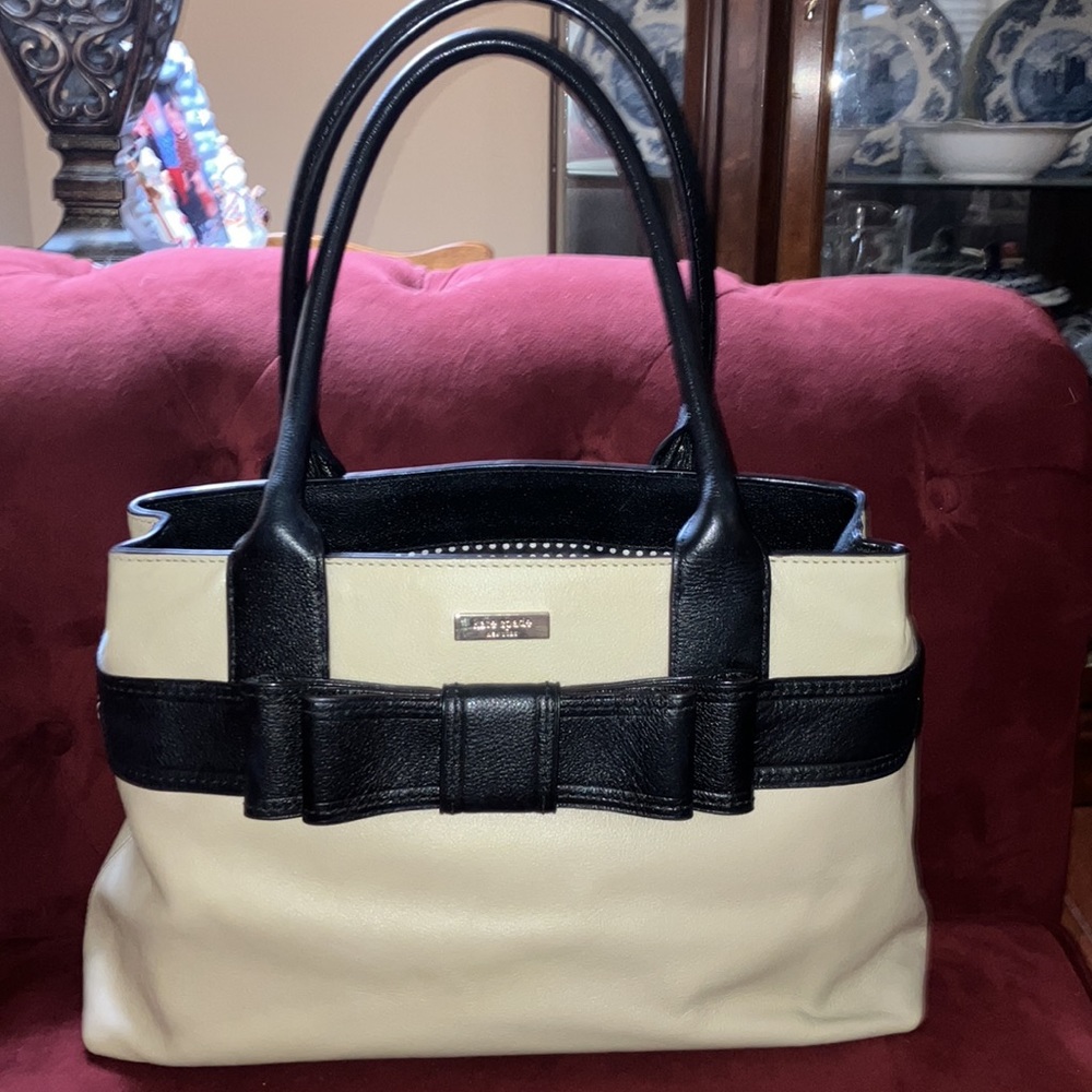 Kate Spade Quinn Villabella Host Pick Black & taupe leather tote with bow